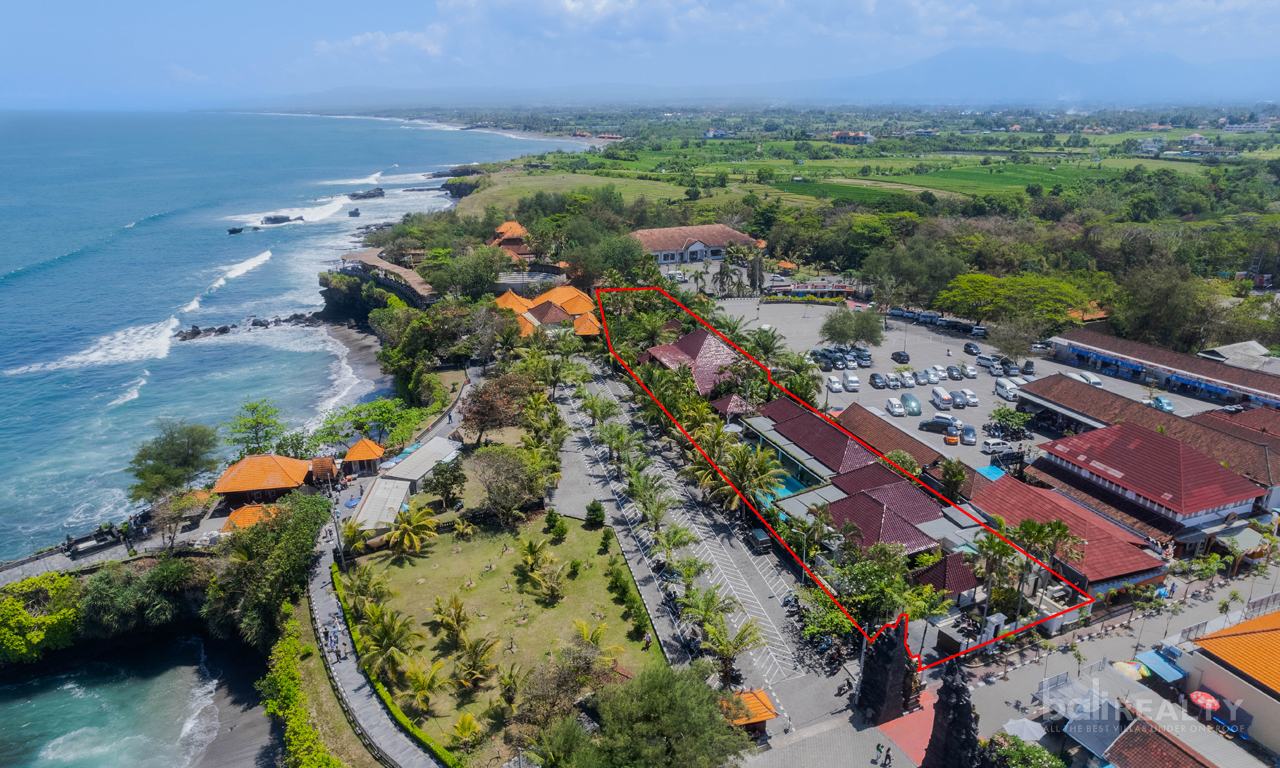 A Truly One of Kind Property – Freehold 5 Bedroom Luxury Villa set on 22.5 Are Located within Tanah Lot Temple. Villas in Bali for Sale: Villa in Tabanan, Bali for 10,3 Million MYR. Freehold. Main Photo