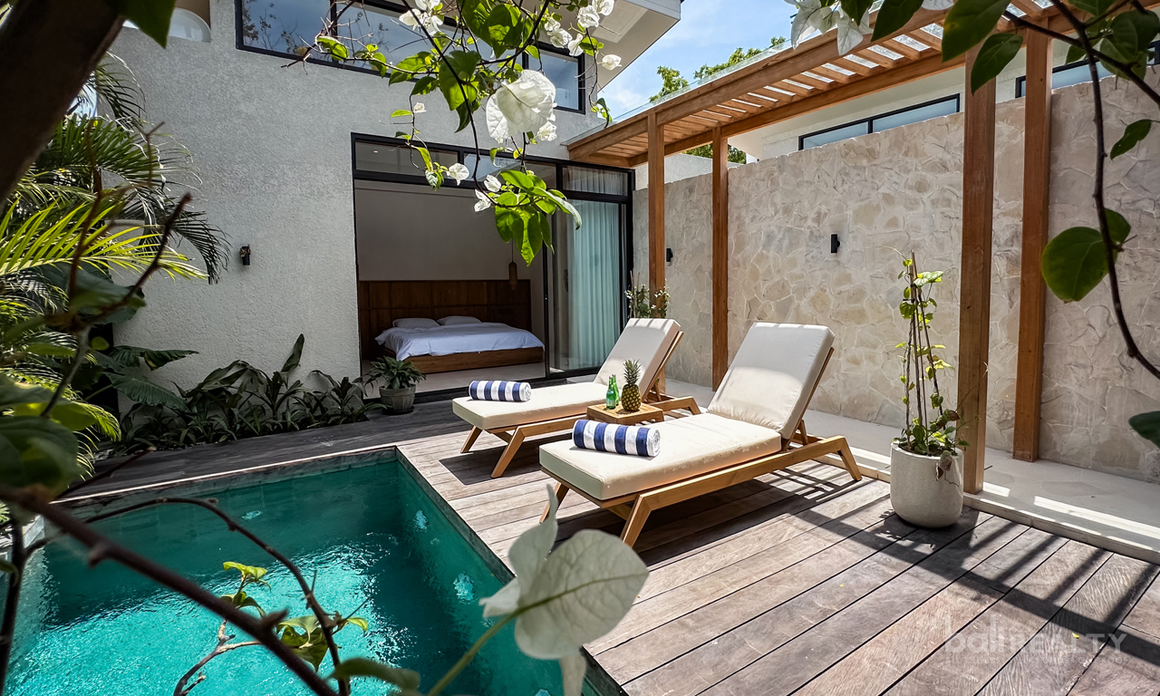 Charming One-Bedroom Villa with a Modern Rustic Theme, Prime Uluwatu Locale. Villas in Bali for Sale: Villa in Uluwatu, Bali for 3,3 Billion IDR. Leasehold. Main Photo