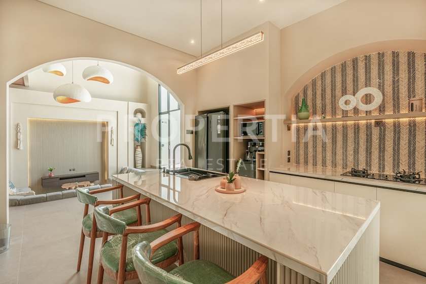 Stunning Modern Tropical Villa In Uluwatu. Villas in Bali for Sale: Villa in Uluwatu, Bali for 319 Thousands USD. Freehold. Main Photo