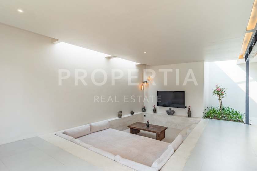 Luxury Family Home In The Heart Of Uluwatu. Villas in Bali for Sale: Villa in Uluwatu, Bali for 430 Thousands EUR. Leasehold. Main Photo