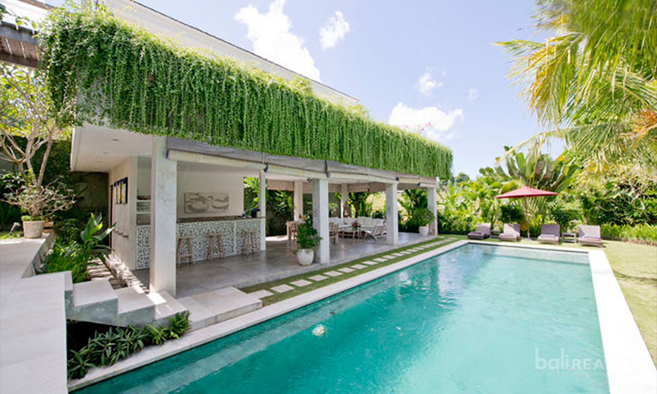 Gorgeous Mediterranean Style Villa. Villas in Bali for Sale: Villa in Umalas, Bali for 2,7 Million HKD. Leasehold. Main Photo