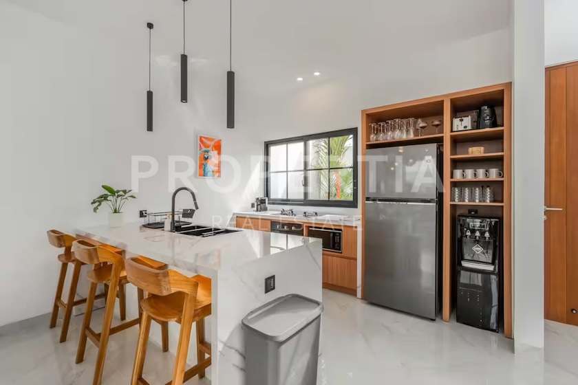 Tropical Elegance In Umalas. Villas in Bali for Sale: Villa in Umalas, Bali for 21,1 Million INR. Leasehold. Main Photo