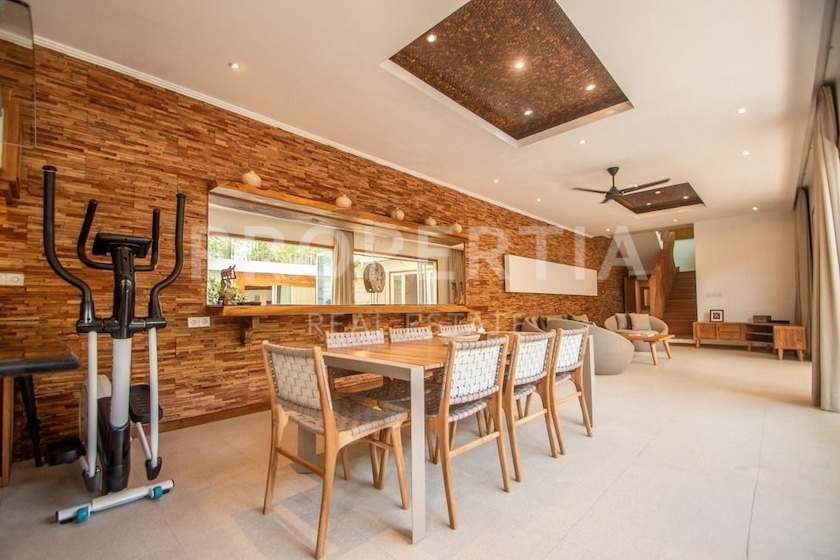 Contemporary Elegance In The Heart Of Umalas. Villas in Bali for Sale: Villa in Umalas, Bali for 331 Thousands USD. Leasehold. Main Photo