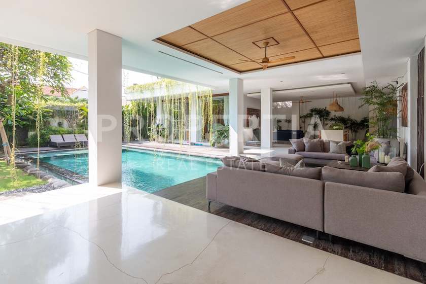 Amazing Spacious Villa In The Heart Of Umalas. Villas in Bali for Sale: Вилла в Умалас, Бали за 600 тыс. USD. Leasehold. Главное фото