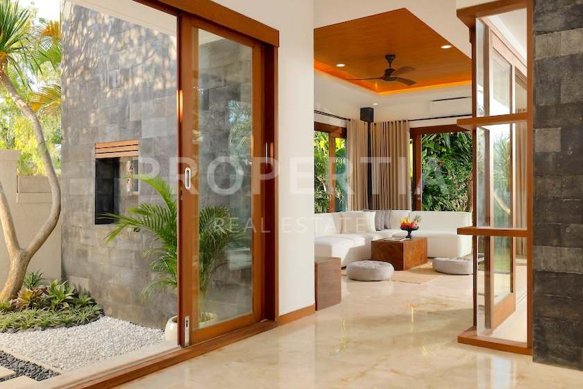 Modern Balinese Style Villa In Ungasan. Villas in Bali for Sale: Villa in Ungasan, Bali for 511 Thousands USD. Freehold. Main Photo