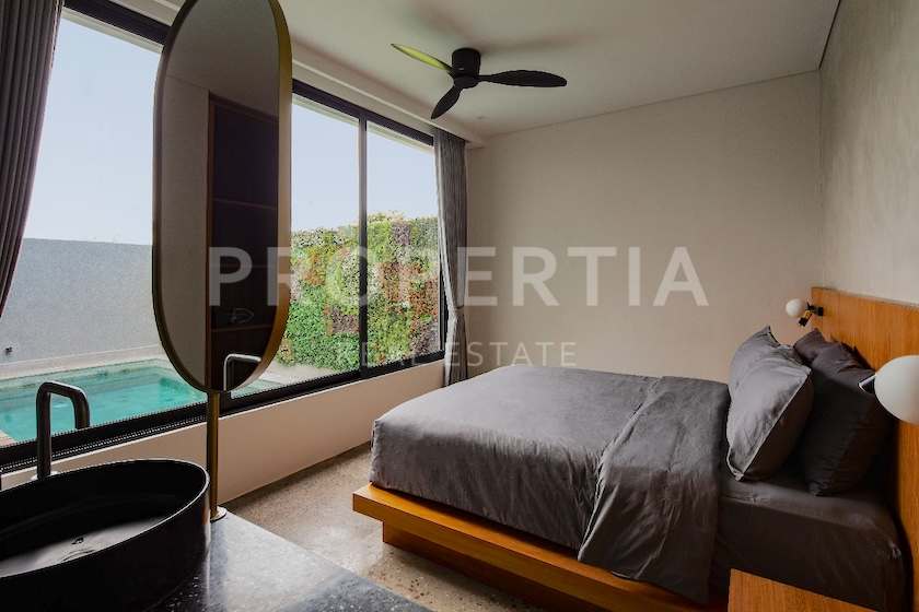 Modern Industrial Style Villa In Ungasan. Villas in Bali for Sale: Villa in Ungasan, Bali for 16,6 Million INR. Leasehold. Main Photo