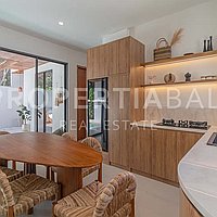 Modern Tropical Family Home In Pecatu. Villas in Bali for Sale: Villa in Uluwatu, Bali for 367 Thousands SGD. Freehold. Preview of main photo
