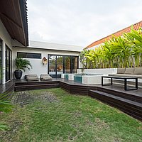 Charming two-bedroom villa in prime Berawa location. Villas in Bali for Sale: Villa in Canggu, Bali for 160 Thousands GBP. Leasehold. Preview of main photo