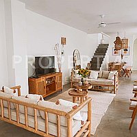 Stunning Modern Villa Walking Distance To Berawa Beach. Villas in Bali for Sale: Villa in Berawa (Canggu), Bali for 6,2 Billion IDR. Leasehold. Preview of main photo