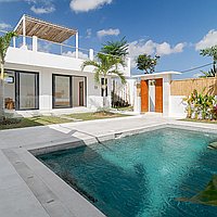 Long Lease: Two-bedroom Villa with Rooftop Lounge in Serene Tumbak Bayuh, Near to the Beach. Villas in Bali for Sale: Villa in Canggu, Bali for 6,8 Million THB. Leasehold. Preview of main photo