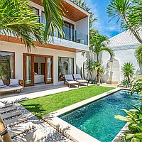 Tranquil living in 2-bedroom Pererenan villa. Villas in Bali for Sale: Villa in Canggu, Bali for 1,2 Million MYR. Leasehold. Preview of main photo