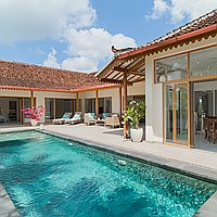 Idyllic Traditional Three-Bedroom Villa with Rice Field Views in Padang Tawang, Canggu. Villas in Bali for Sale: Villa in Canggu, Bali for 6,6 Billion IDR. Leasehold. Preview of main photo