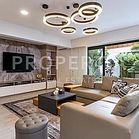 Modern Tropical Family Home In Berawa. Villas in Bali for Sale: Villa in Canggu, Bali for 14,5 Billion IDR. Freehold. Preview of main photo