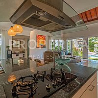 Timeless Living In The Heart Of Berawa. Villas in Bali for Sale: Villa in Berawa (Canggu), Bali for 2,0 Million AED. Freehold. Preview of main photo