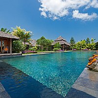 Authentic Grandeur 5-bedroom Estate in Canggu. Villas in Bali for Sale: Villa in Canggu, Bali for 118,1 Million INR. Leasehold. Preview of main photo