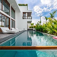Prime location with stunning design and rental potential in Batu Bolong. Villas in Bali for Sale: Villa in Canggu, Bali for 1563 Thousands SGD. Leasehold. Preview of main photo