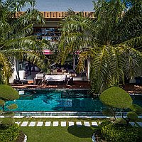 Elegant tropical villa in Umalas with expansive garden. Villas in Bali for Sale: Villa in Kerobokan, Bali for 687 Thousands EUR. Leasehold. Preview of main photo