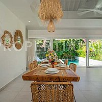 Stunning Modern Family Home In Berawa. Villas in Bali for Sale: Villa in Berawa (Canggu), Bali for 296 Thousands USD. Leasehold. Preview of main photo