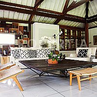 Modern Tropical Boutique Villa In The Heart Of Umalas. Villas in Bali for Sale: Villa in Umalas, Bali for 10,8 Million HKD. Leasehold. Preview of main photo