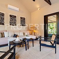 Tropical Inspired Family Villa In Bingin. Villas in Bali for Sale: Villa in Bingin, Bali for 26,6 Million THB. Leasehold. Preview of main photo