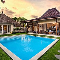 Charming traditional-modern villa steps from Petitenget Beach. Villas in Bali for Sale: Villa in Seminyak, Bali for 481 Thousands USD. Leasehold. Preview of main photo