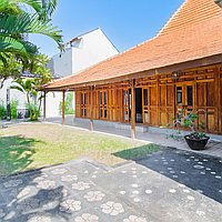 Rare Freehold Investment Opportunity – Joglo Designed Villa on 532sqm, Close to Seminyak Beach. Villas in Bali for Sale: Villa in Seminyak, Bali for 48,9 Million INR. Freehold. Preview of main photo