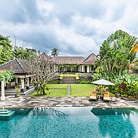 Elegant estate surrounded by rice field Keliki in North of Ubud. Villas in Bali for Sale: Villa in Ubud, Bali for 27 Billion IDR. Freehold. Preview of main photo