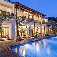 Riverfront estate with breathtaking rice field view in Central Ubud. Villas in Bali for Sale: Villa in Ubud, Bali for 24,3 Million THB. Freehold. Preview of main photo