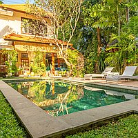 Tropical Villa with Lush Gardens in Central Umalas. Villas in Bali for Sale: Villa in Umalas, Bali for 40,0 Million INR. Leasehold. Preview of main photo